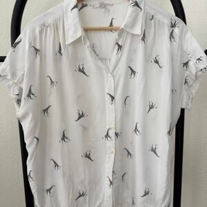 Jane & Delancey Giraffe Print White Short Sleeve Button Up Blouse, Large